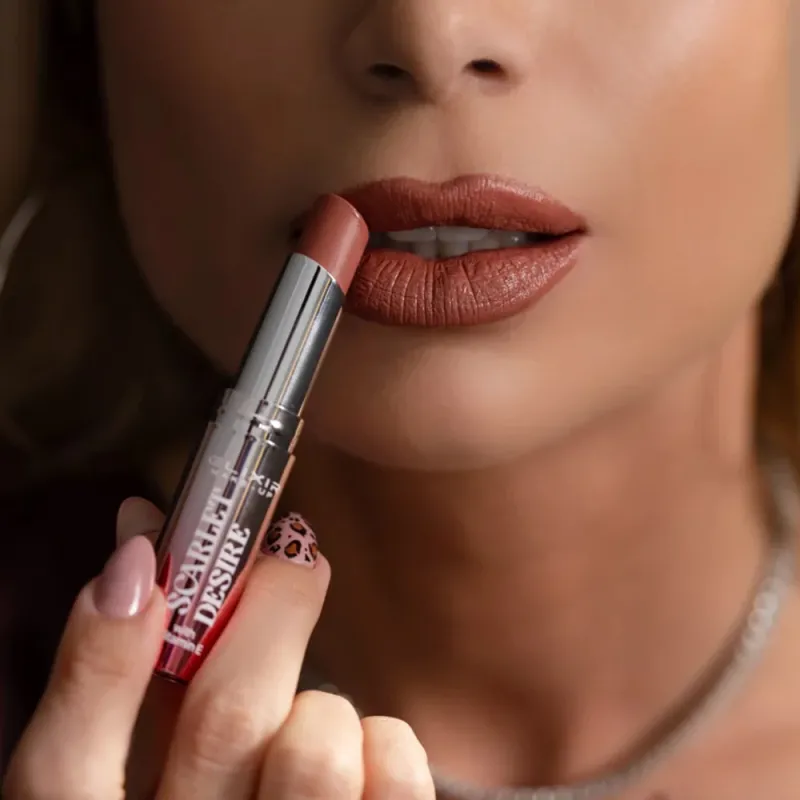 ELIXIR Scarlet Desire Satin Κραγιόν 3g #100